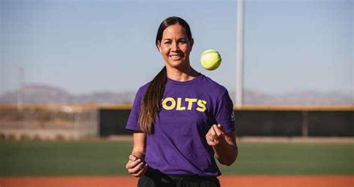 Cat Osterman Biography- Softball player, Salary, Contract, Stats, Net worth, Married, Relationship,
