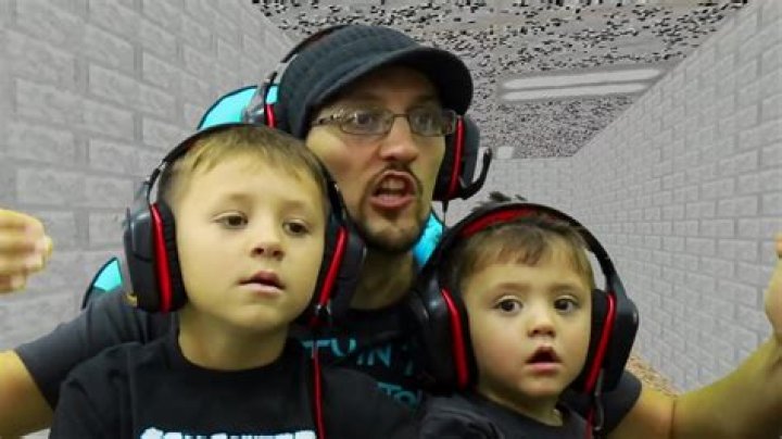 FGTeeV Mike Bio, Wiki, Age, Height, Parents, Girlfriend, YouTube, and Net Worth