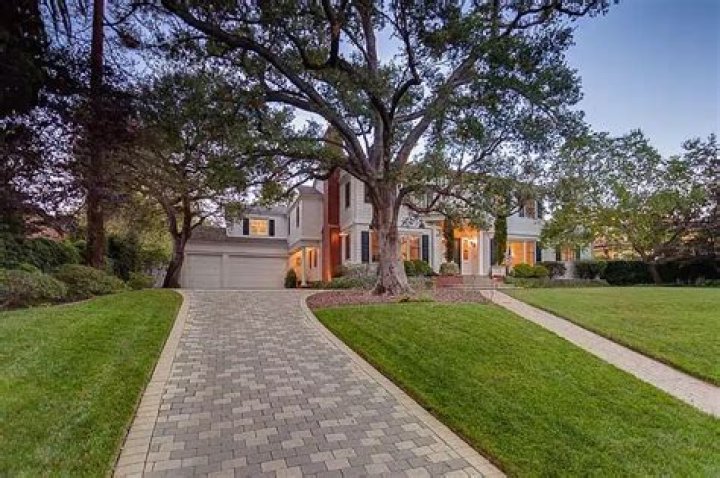 Inside De'Aaron Fox's $1.7 million former home, with photos