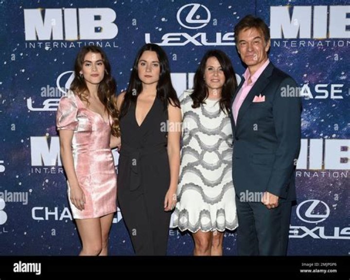 Meet Daphne Oz, Oliver Mustafa Oz, Arabella Sezen Oz, And Zoe Yasemin Oz |