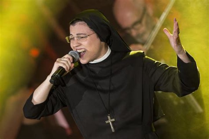 Nun who wowed The Voice of Italy becomes waitress in Spain