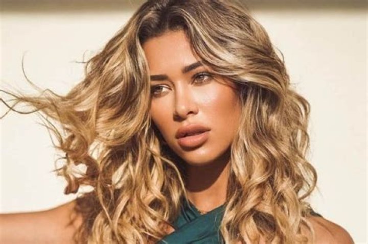 Unveiling Cindy Prado's Height: Surprising Insights
