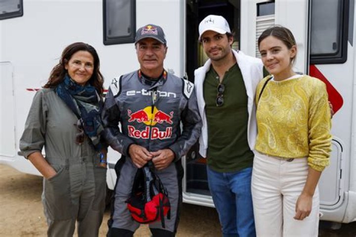 Unveiling The Love Story Of Carlos Sainz Jr. And Isa Hernez