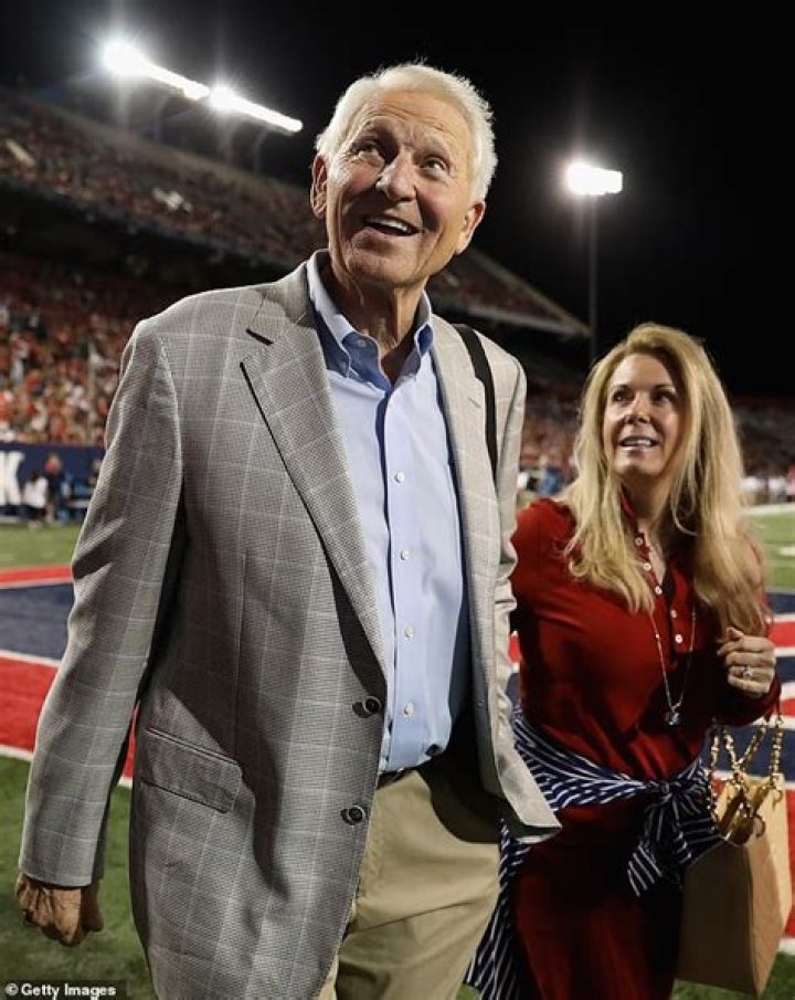 Who is Kelly Pugnea? 10 Facts On Coach Lute Olson Wife |